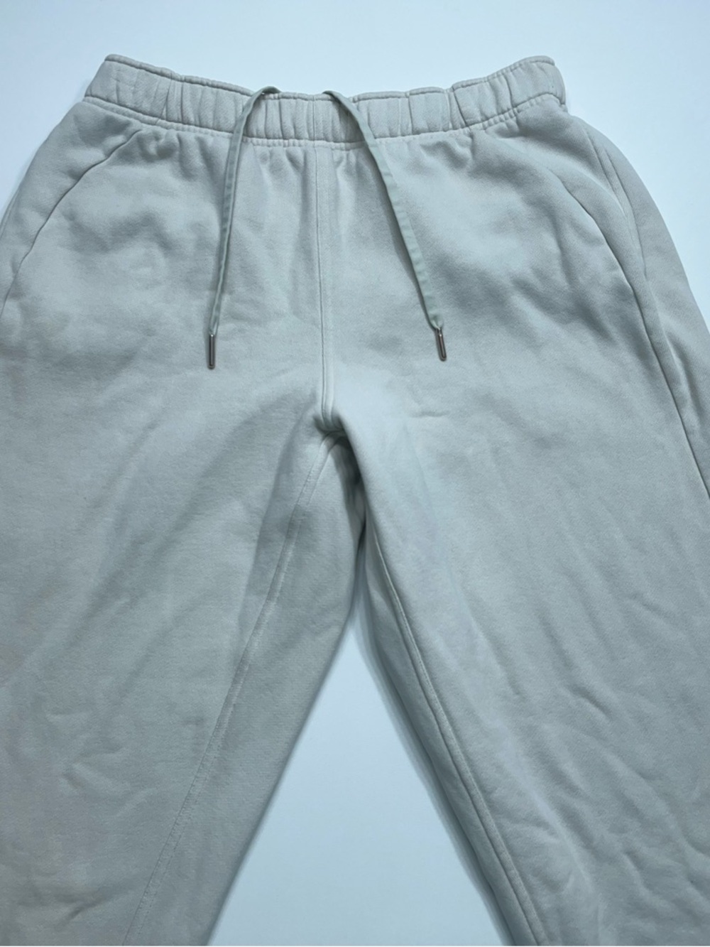 Lululemon Scuba MR Oversized Jogger Womens Size Medium LW5GLNS Bone White Heavy - Picture 2 of 16